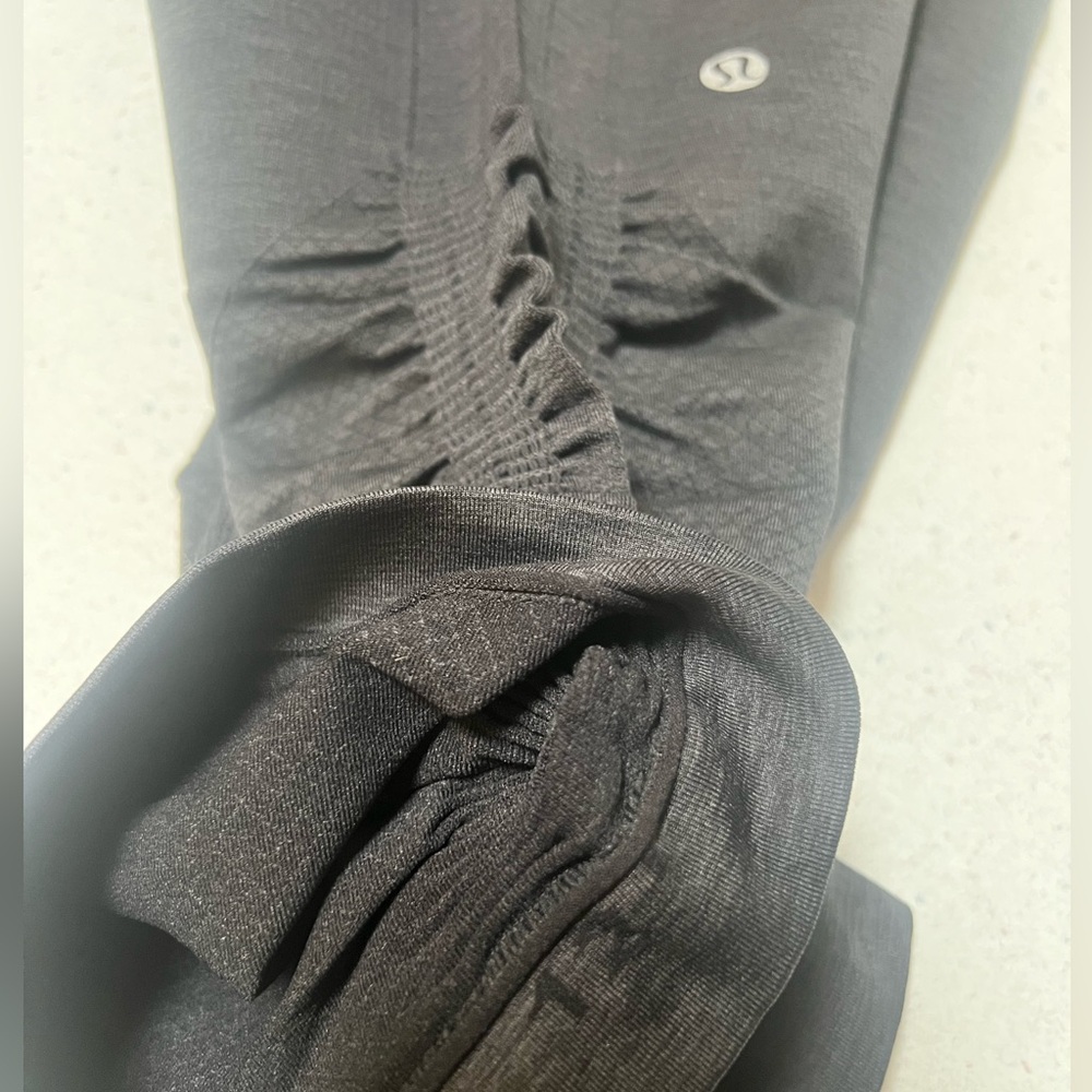 Lululemon - In The Flow Crop II - Picture 8 of 9